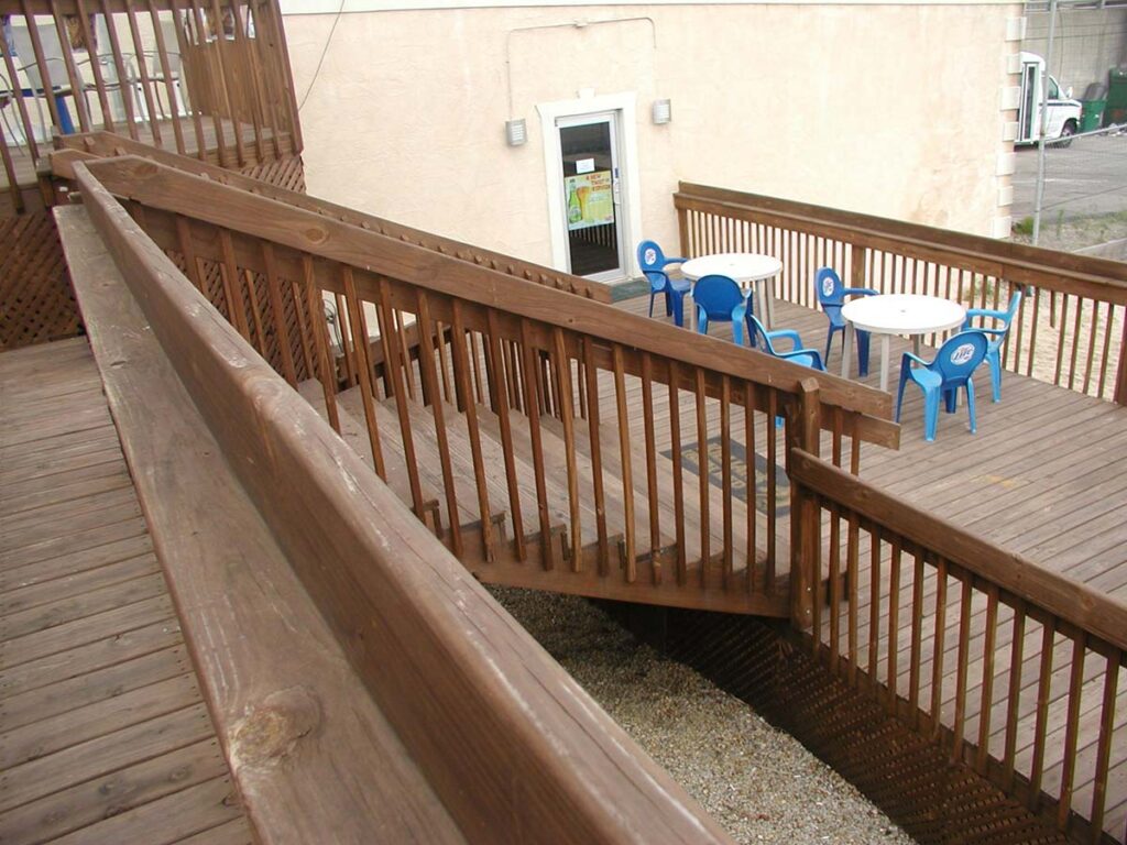 Local Pub’s Outdoor Bar