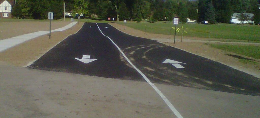 Warder Park Elementary – Drive and Sidewalk