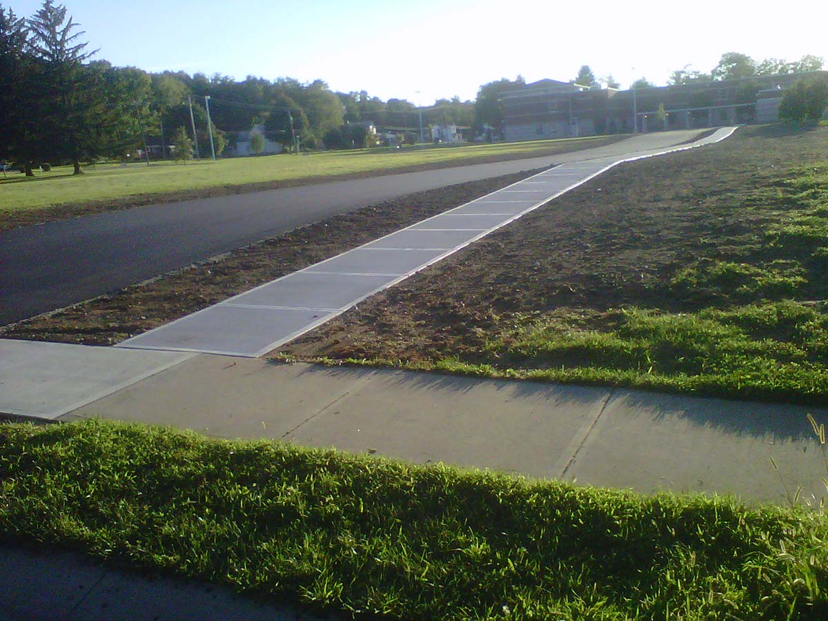 Warder Park Elementary – Drive and Sidewalk